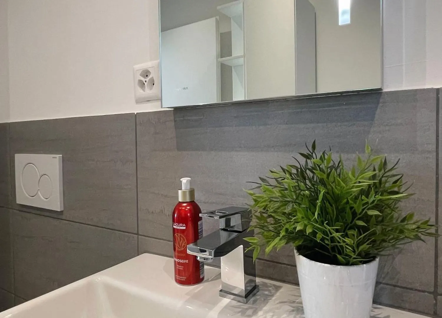 Baseliving 3,5 Room Apartment - Bahnhof Basel Sbb - Self Check-In 0*,  Ελβετία