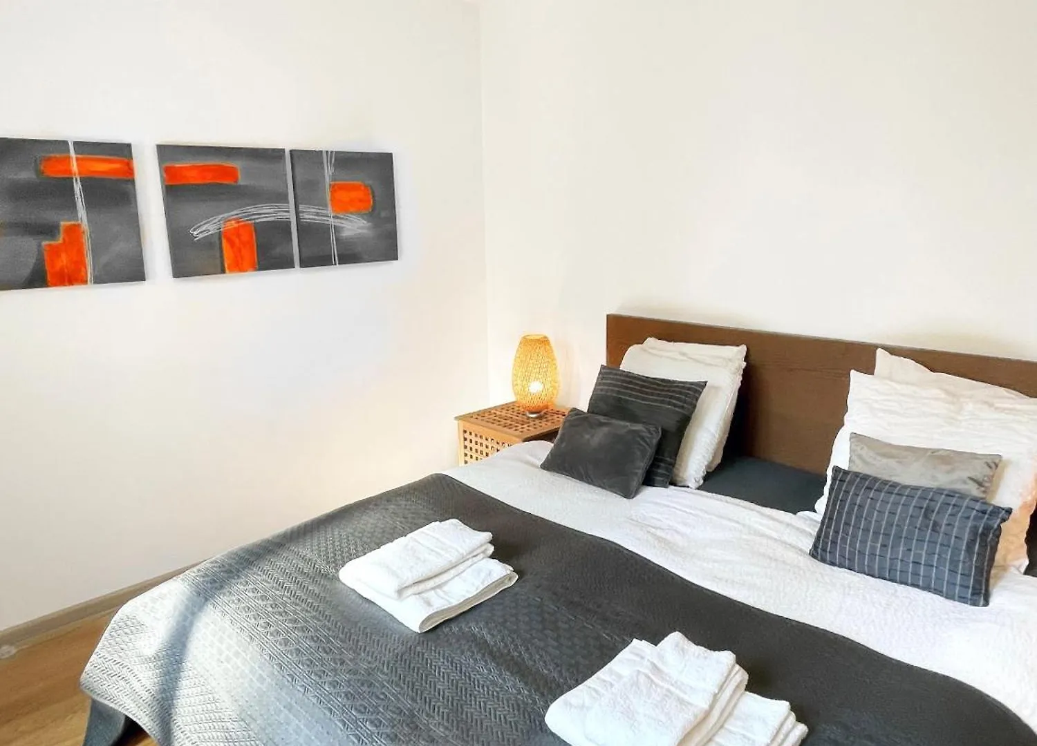 Baseliving 3,5 Room Apartment - Bahnhof Basel Sbb - Self Check-In 0*,  Ελβετία